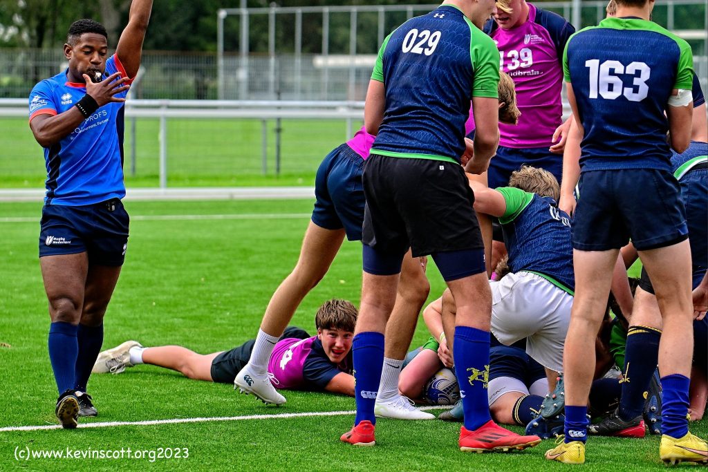 naar Scheidsrechter 1 in Heereveen