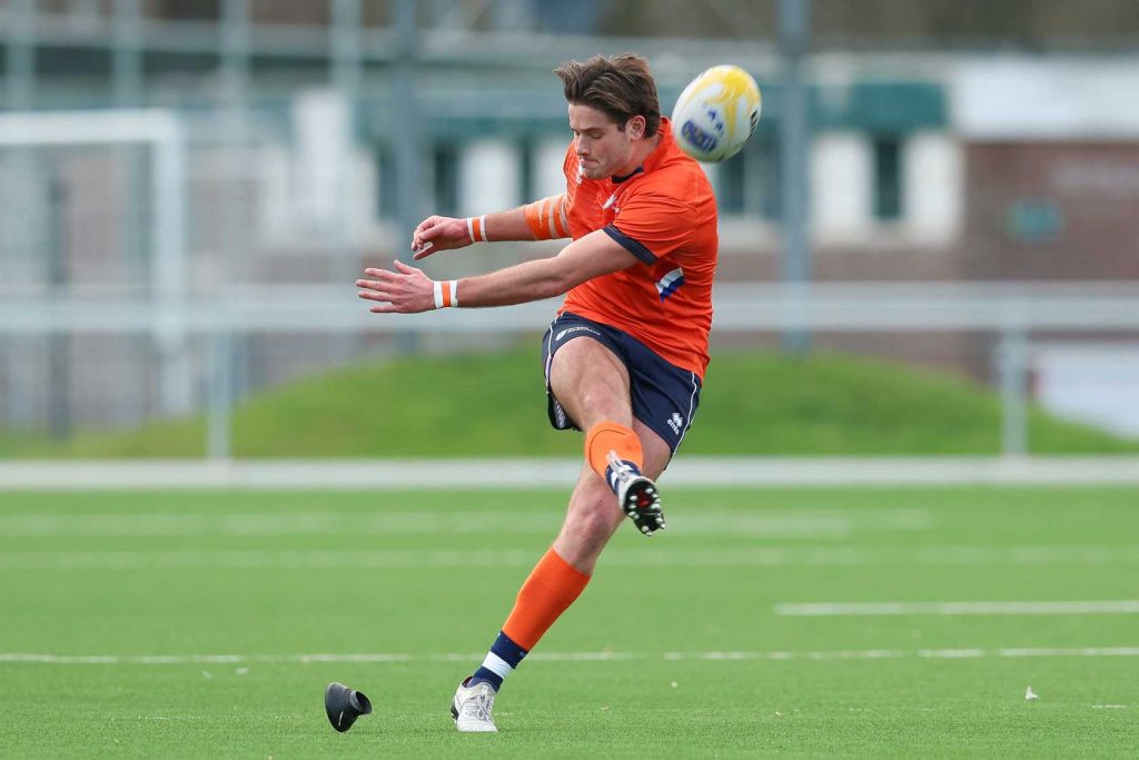 naar Nederland heeft geen kind aan Polen en wint overtuigend met 54-7